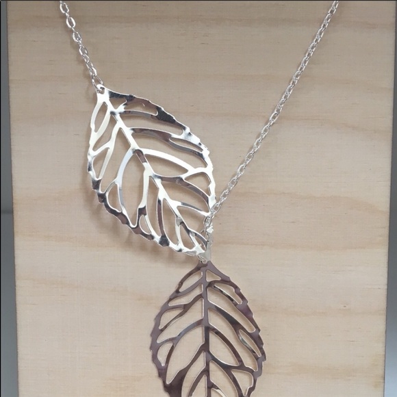 Last one: 💞Silver Double Leaf Pendant Necklace - Picture 2 of 2